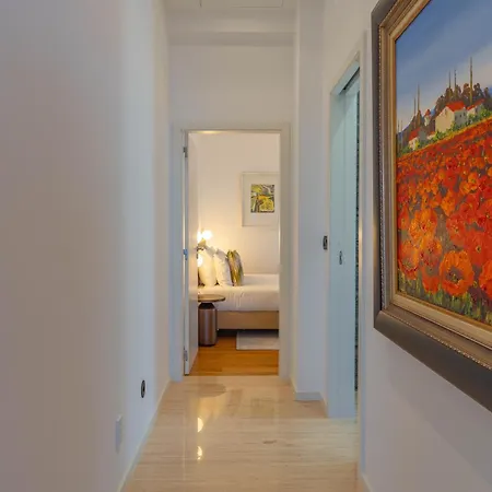 Flh Bay View Escape With Pool Apartment