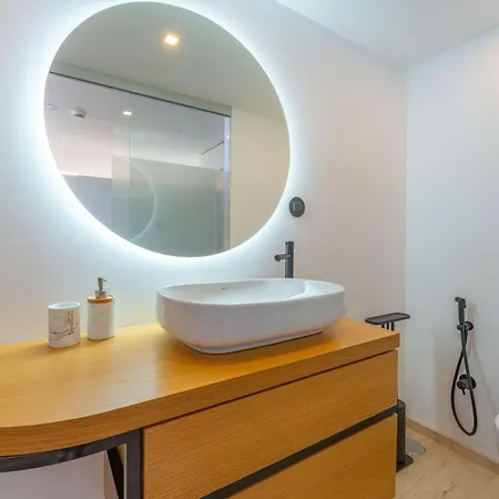 Flh Bay View Escape With Pool Apartment
